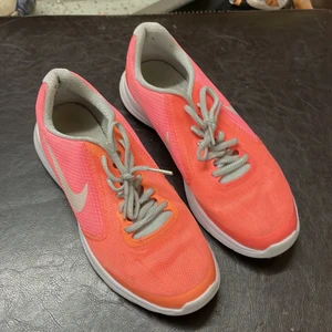 Skor  - Väldigt bra för träning!!