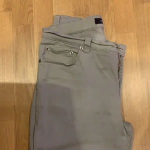 Park Lane Jeans - Fina beiga jeans till utekvällar