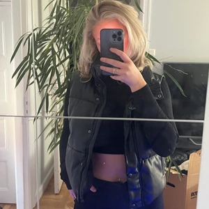 Zara väst - Zara väst i storlek S, använd några gånger, nypris 599, bra skick