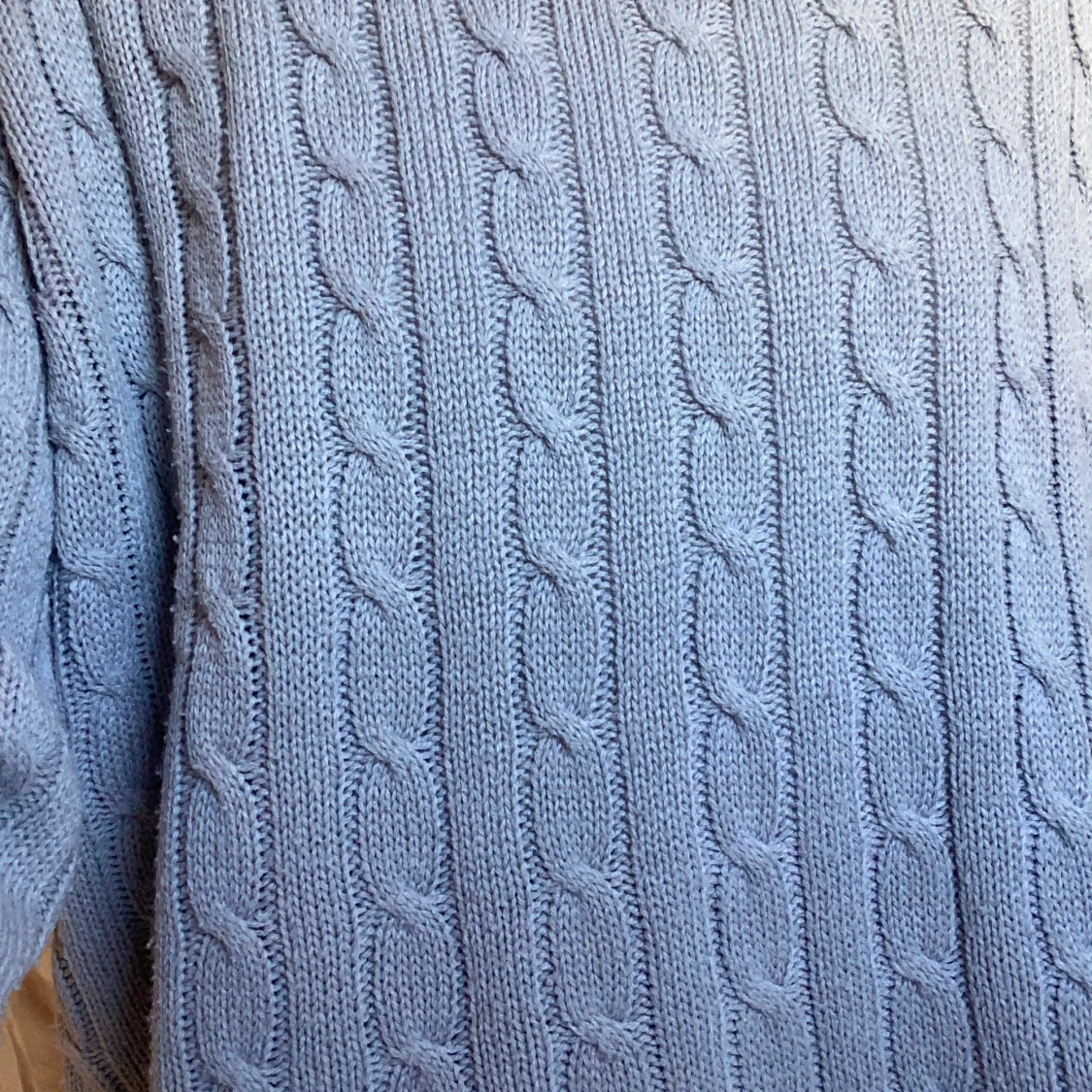 Lätt stickad tröja - 91