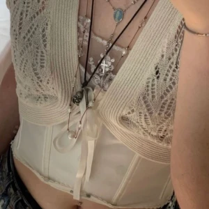 Kofta - Superfin vit stickad kofta som jag ej använder längre❤️