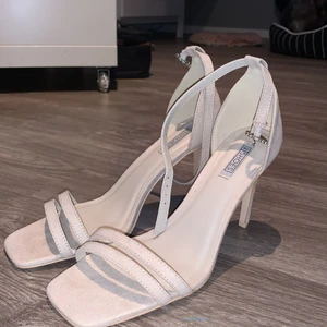 Klackar från nelly - Säljer mina klackar från nelly då jag aldrig använder dom! Endast testade 