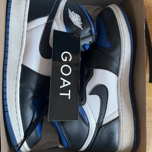 Nike Air Jordan 1 Royal Toe  - Såld