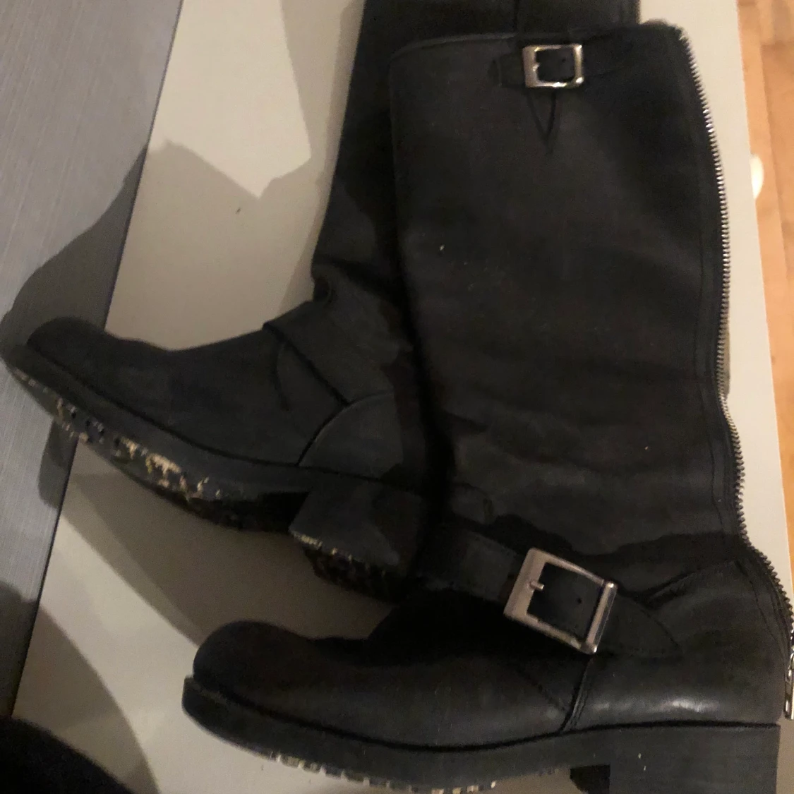 Höga märkes skor - 91