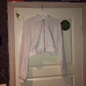 Hoodie Magtröja - Hoodiemagtröja från hm, inget fel på den, den är knappt använd