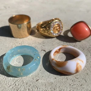 Ringar - Säljer dessa SNYGGA och COOLA ringar!!🤩 De kostar 20kr styck! Köparen står för frakten💗