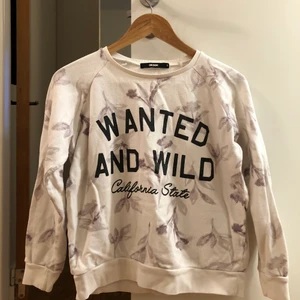 Tröja från Bikbok strl S - Tröjan i fint skick