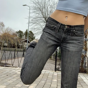 Lågmidjade jeans - Så fina lågmidjade jeans ifrån J.lindeberg , Köparen står för frakt ❤️