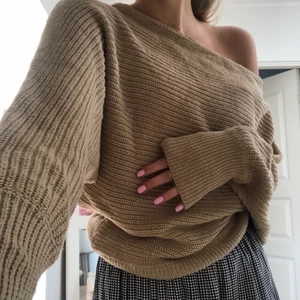 Nakd tröja - Jättefin söt offshoulder tröja!