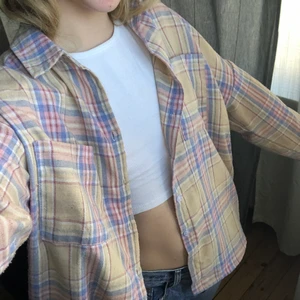 Skjorta!  - Jätte fin oversize rutig skjorta👍🏼 köpt på booho, 130 + frakt❤️ 