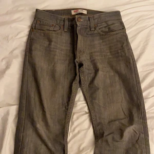 Vintage Levi’s Jeans  - Säljer ett par Vintage Levi’s 514 Jeans, Slim Straight. Dom är super snygga och säljer pga att de inte passar mig :(( 