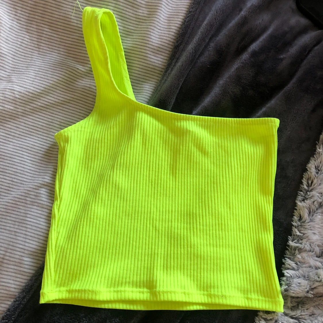 One shoulder linne - 91