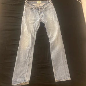 Acne jeans  - Säljer dessa skitnajs acne jeans som tyvärr är för små för mig. Köpta på sellpy men aldrig använda!! 
