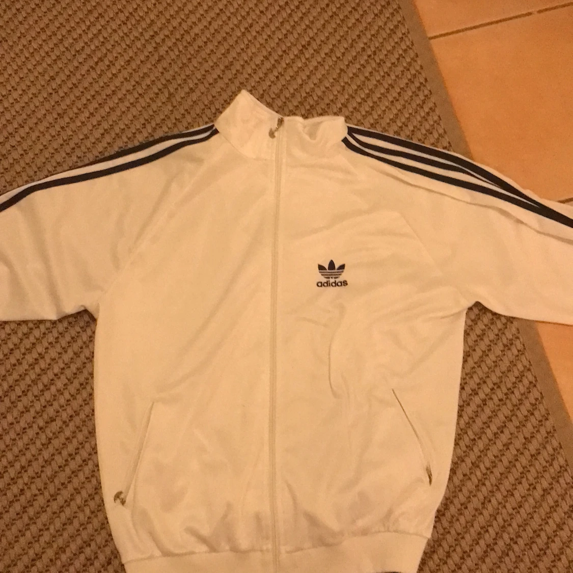 Adidas zip up tröja storlek L