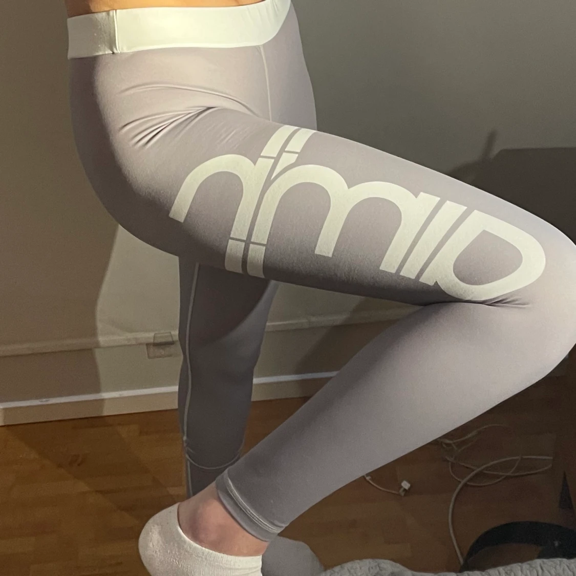 Aimn träningstights i storlek S