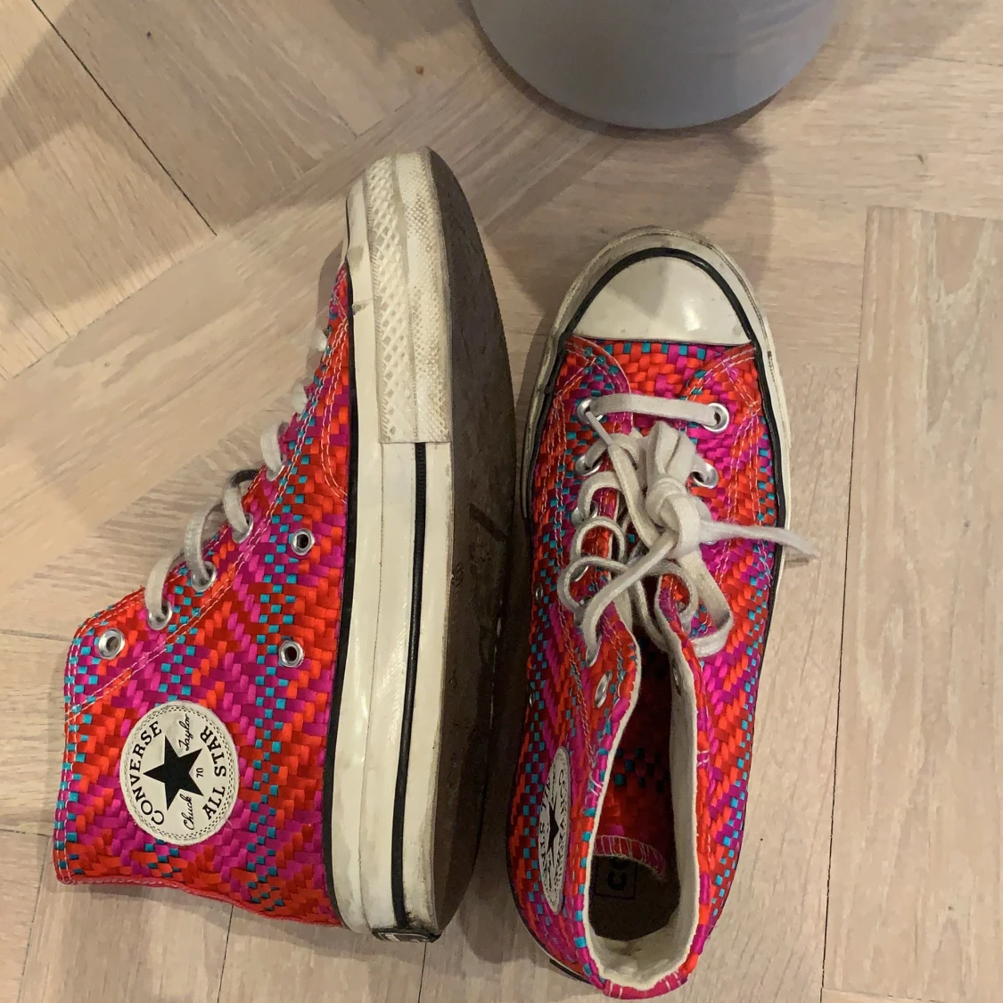 Färgglada converse  - 90