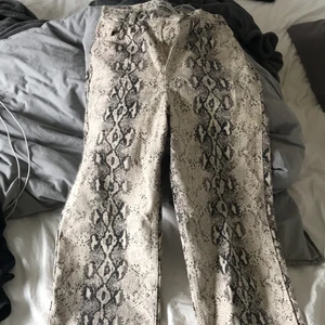 Byxor - Så snygga byxor från zara