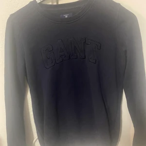 Marinblå Gant tröja - Använd och i fint skick 