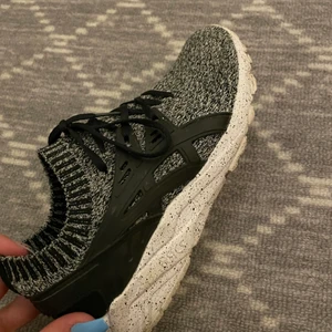 Skor.  - Skor. Använda i bra skick. 