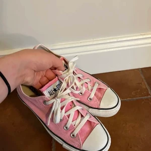 rosa convers - jätte fina rosa convers, köpte på secondhand men rena som helt nya