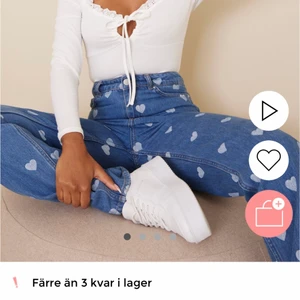 vit topp nelly  - Hej, SÖKER denna vita topp fårn nelly i strl XS, hör av er om ni har en att sälja, maxpsris 150kr, inkl frakt