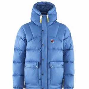 Söker Fjällräven Down Lite, Dam S el M - Vill köpa en Fjällräven Down Lite, Dam S el M. Färg marin/navy, blå eller svart. I Stockholm