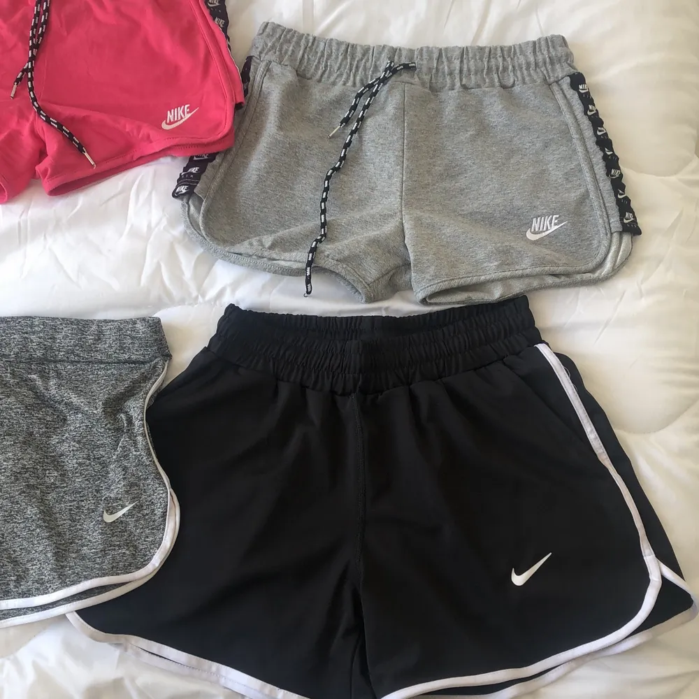 Säljer lite olika Nike shorts, skriv vid frågor❤️. Shorts.