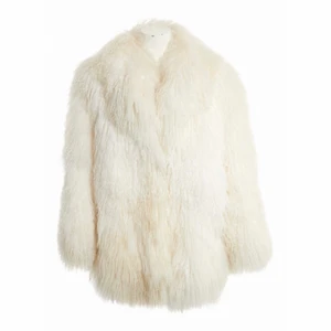 Pälsjacka - Säljer min otroligt fina vintage jackan. Köpt för ca 4000kr då den är som ny! Aldrig använd💕 material: mongolian lamb (äkta päls). Köparen står för frakt. Hör av dig för privata bilder❣️ väldigt oversized