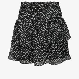 Säljer denna fina kjol från Chelsea, då jag tröttnat lite på den och den kommer därför inte till använding. Fint skick. Strl S, men stretching så passar säkert xs-m. Köpt för 500 kr i chelseabutiken i Göteborg. Säljer för 220 kr inkl eventuell frakt. 