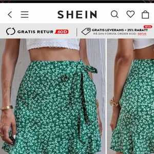 Grön kjol i storlek xs-s - Oanvänd grön kjol i storlek xs-s från shein. Är i bra skick och är lite lång för mig som är 160 cm lång men sitter bra i midjan. Man kan inte knyta åt i midjan och du får själv stå för frakt och kjolen kostar 50kr (orginalpris 80kr)💕