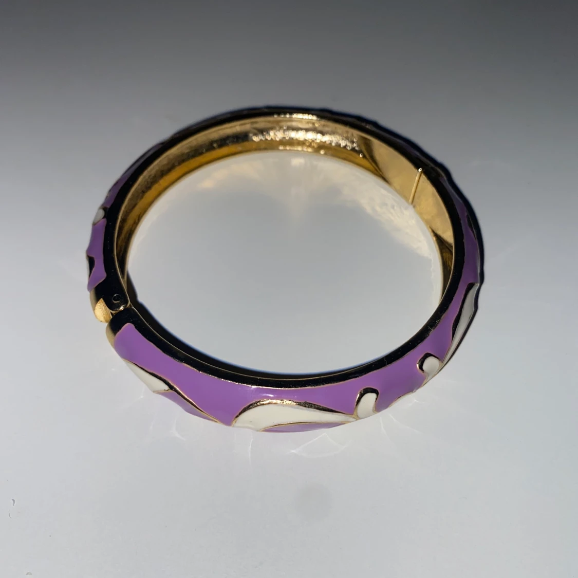 Lila armband i metal