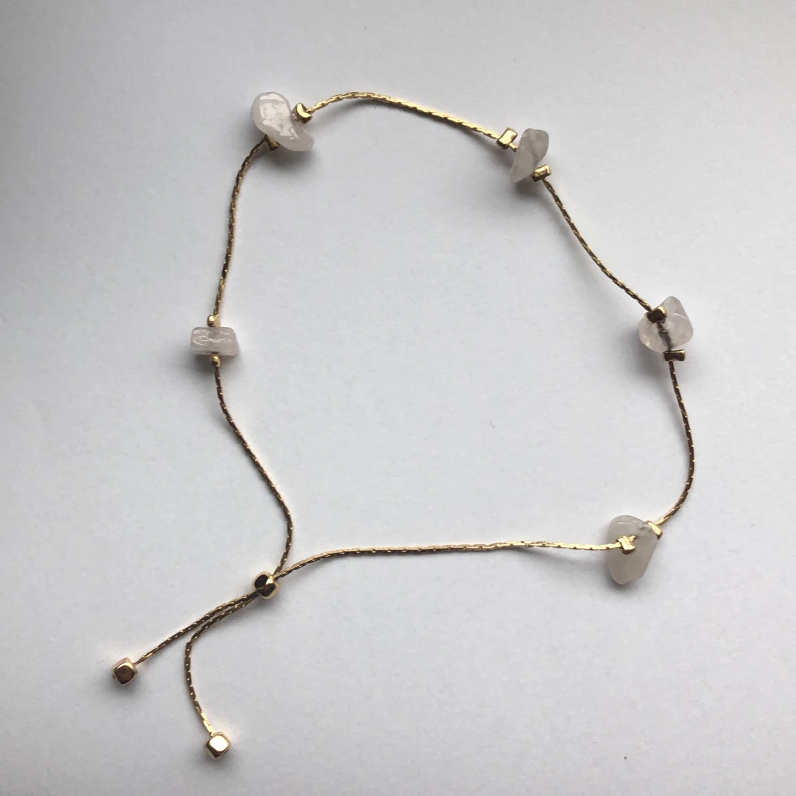 Guldigt rosenkvarts armband - 90