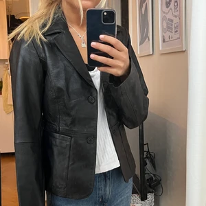 Skinn kavaj - Jättefin secondhand skinnkavaj