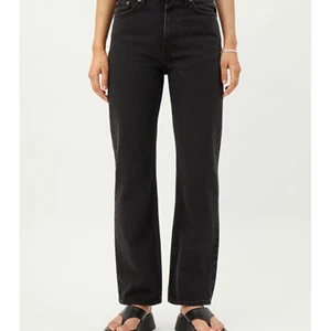 Voyage High Straight Jeans - jeans från weekday, modell voyage
