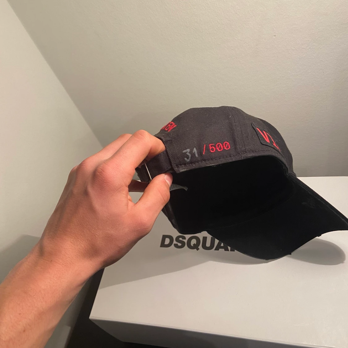 Limited edition Dsquared2 keps - 91