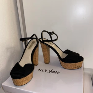 Klackskor från Nelly i storlek 38 - Klackskor i storlek 38 från Nelly (höjd ca 12 cm), använda 3 gånger. Säljer för 150kr