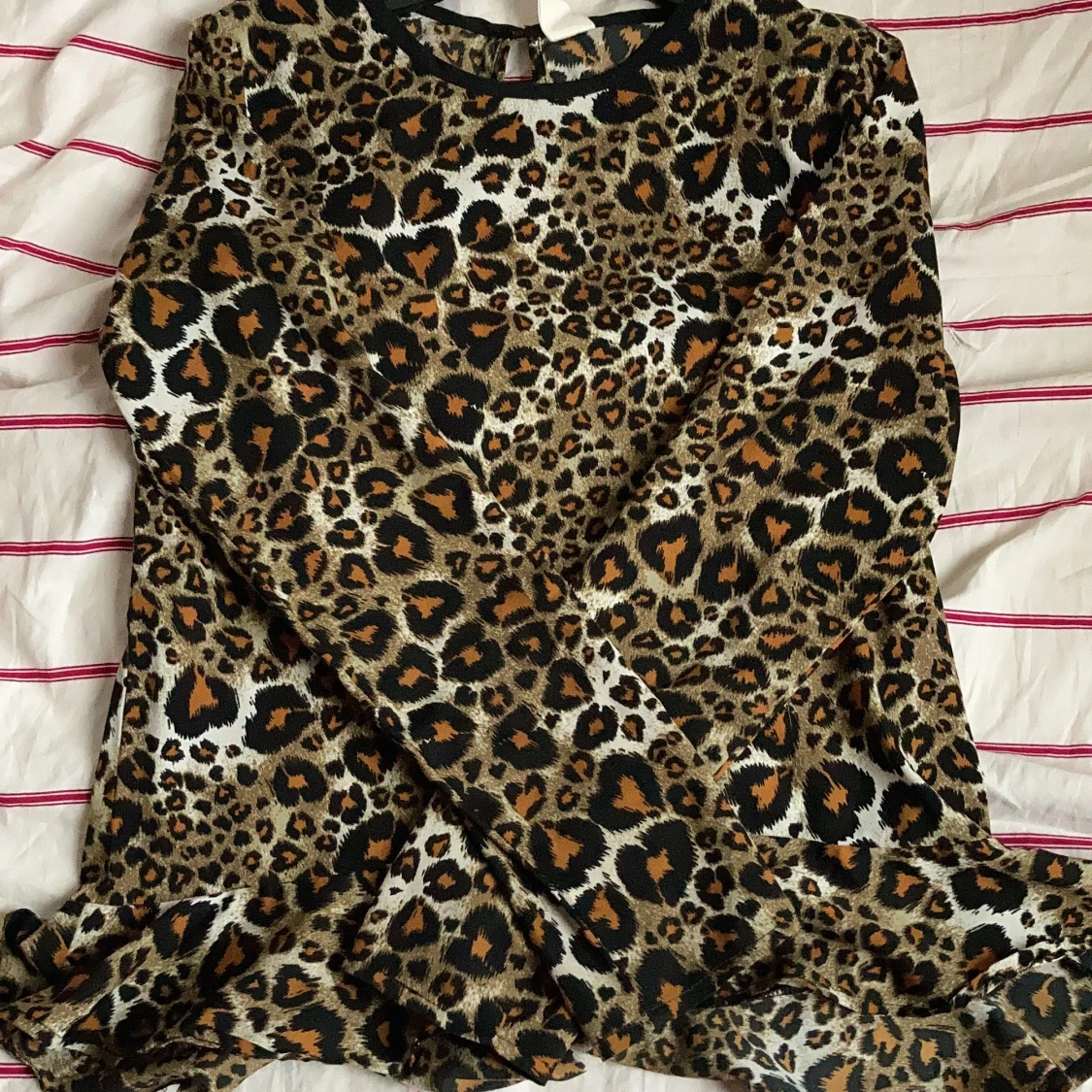 En leopard tröja 