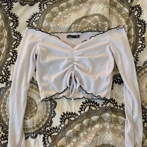 Magtröja - Superfin magtröja från boohoo som tyvärr inte passar mig:( frakt tillkommer!