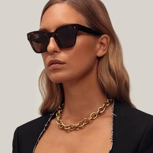 Chimi - Intressekoll: Chimi eyewear solglasögon. Så fina och snygg färg. Kollar intresset då jag söker ett annat par. Fint skick inga repor. Modell 005 som nu är slutsålda på hemsidan. Nypris 999kr bud från 400kr🤎🤎