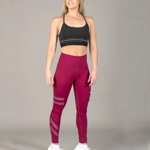 Aim’n träningsbyxor  - Hej !! Jag säljer ett par helt nya aimn träningsbyxor i färgen vin röd, endast använda en gång.  Köpta för 600. Säljer för 200. Du står för frakten !  Pm för egna bilder :).     Storlek S men passar även M