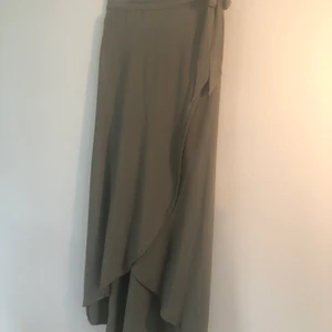 Omlottkjol - Omlottkjol i viskos storlek 36