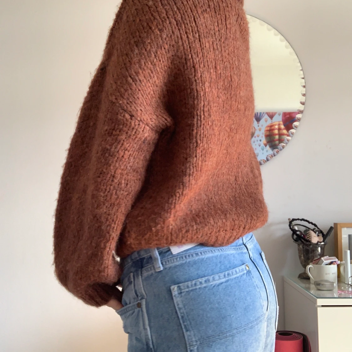 Brun stickad tröja med polokrage - 91