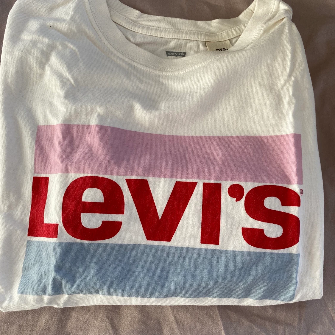 Levis thsirt