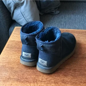 Ugg - Marinblåa uggs, pris/frakt går att diskutera! 