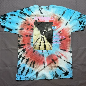 Astroworld tshirt XL - Replika Tshirt Astroworld Travis Scott i XL (passar mindre)