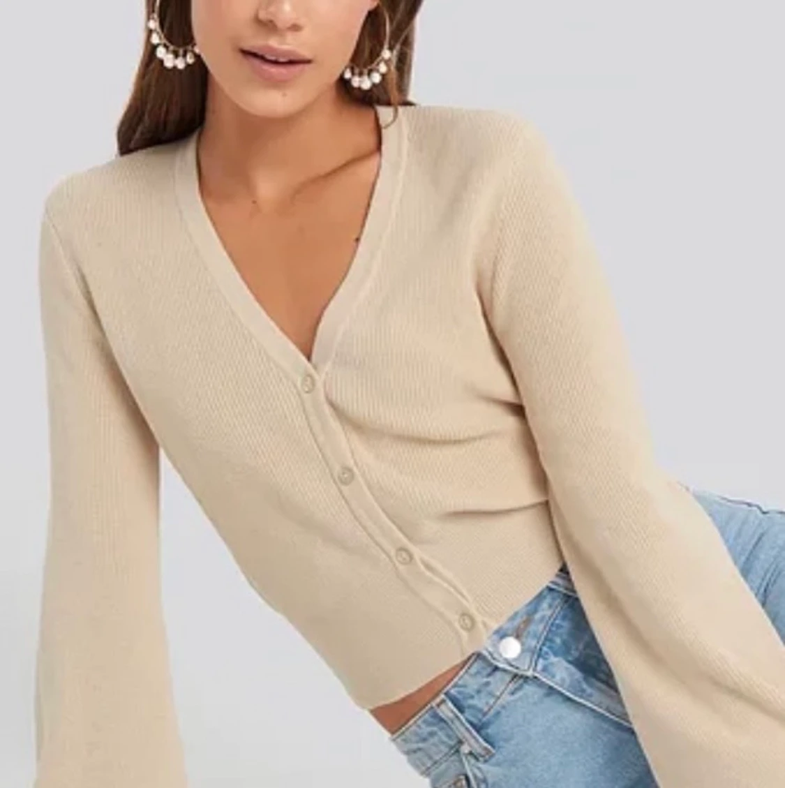 Beige tunnt stickad tröja storlek XS