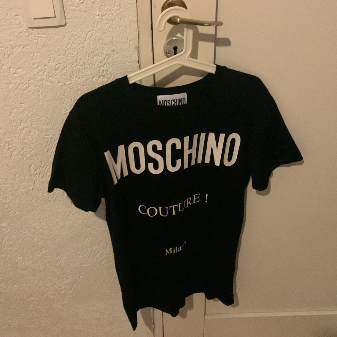 Moschino T-shirt. Storlek S.
