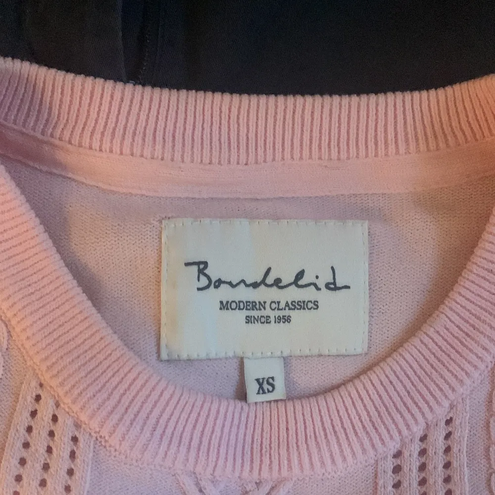 Rosa tröja från Bondelid, str xs, knappt använd . T-shirts.