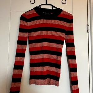 Randig tröja - Superfin randig topp. Säljer pga att den  ej används! 