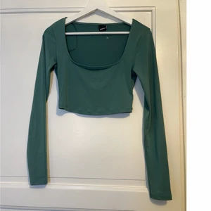 ❤️ - Fin topp st S  30kr 